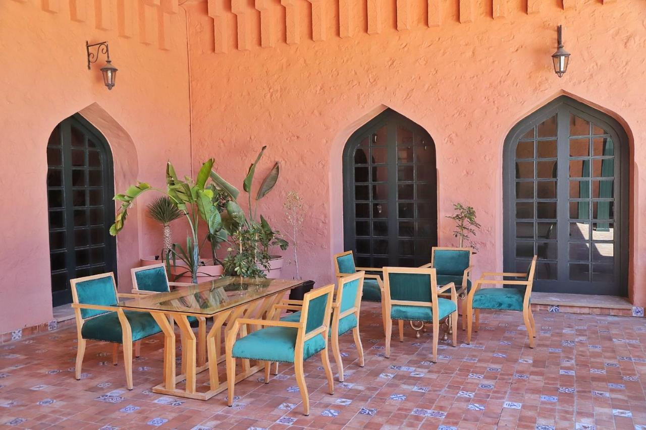 Hotel Parador Al-Ajoen Buitenkant foto