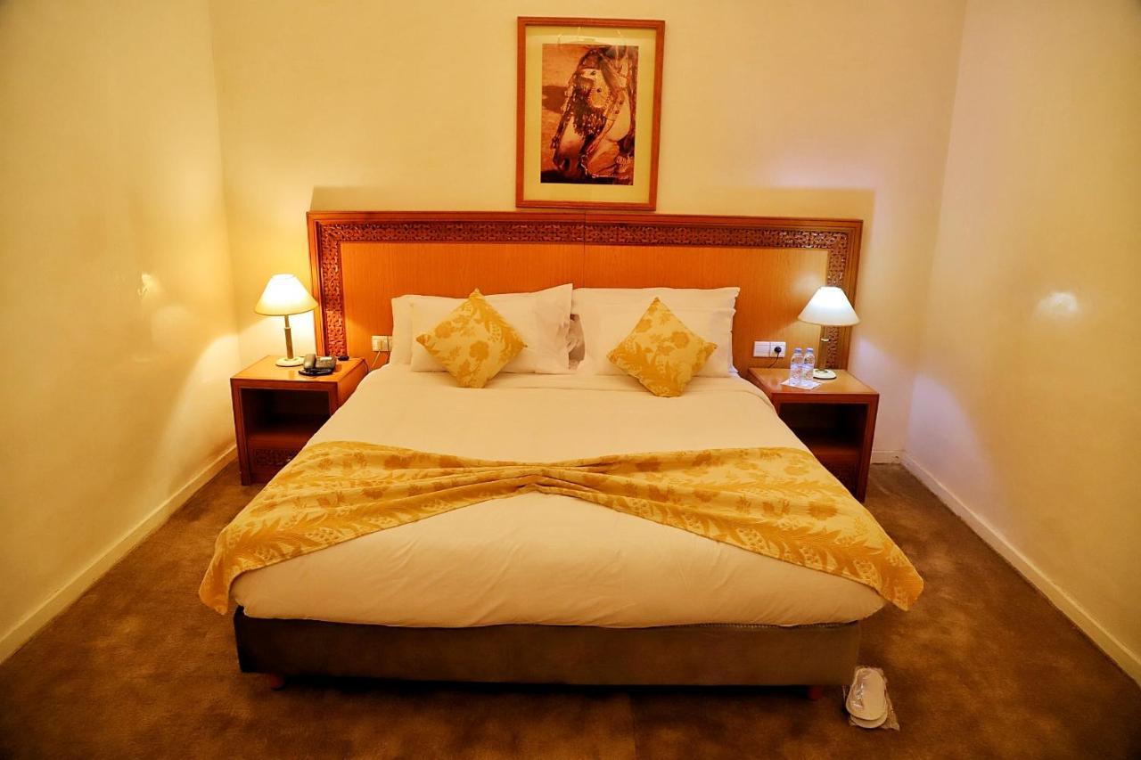 Hotel Parador Al-Ajoen Buitenkant foto