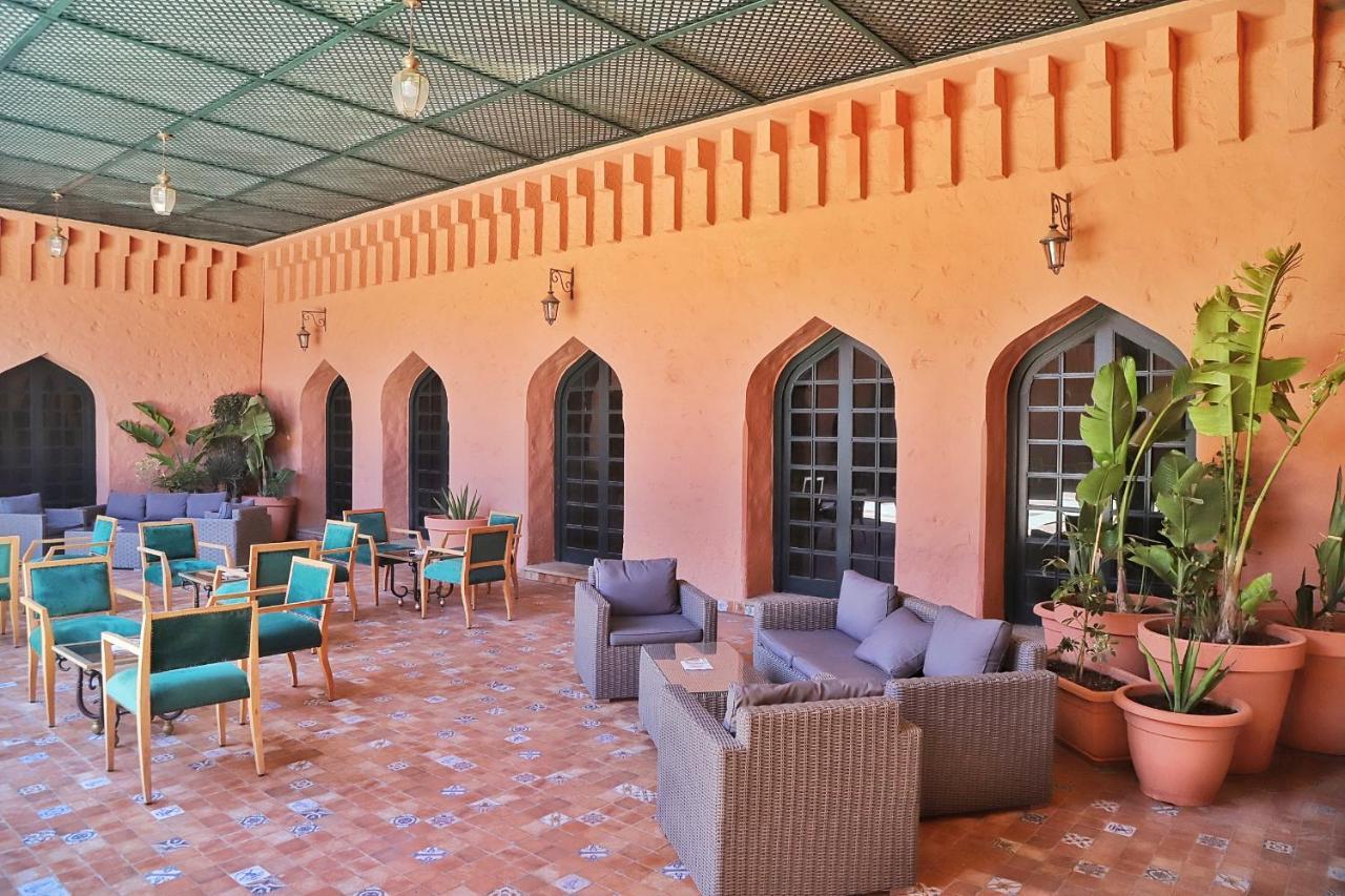 Hotel Parador Al-Ajoen Buitenkant foto