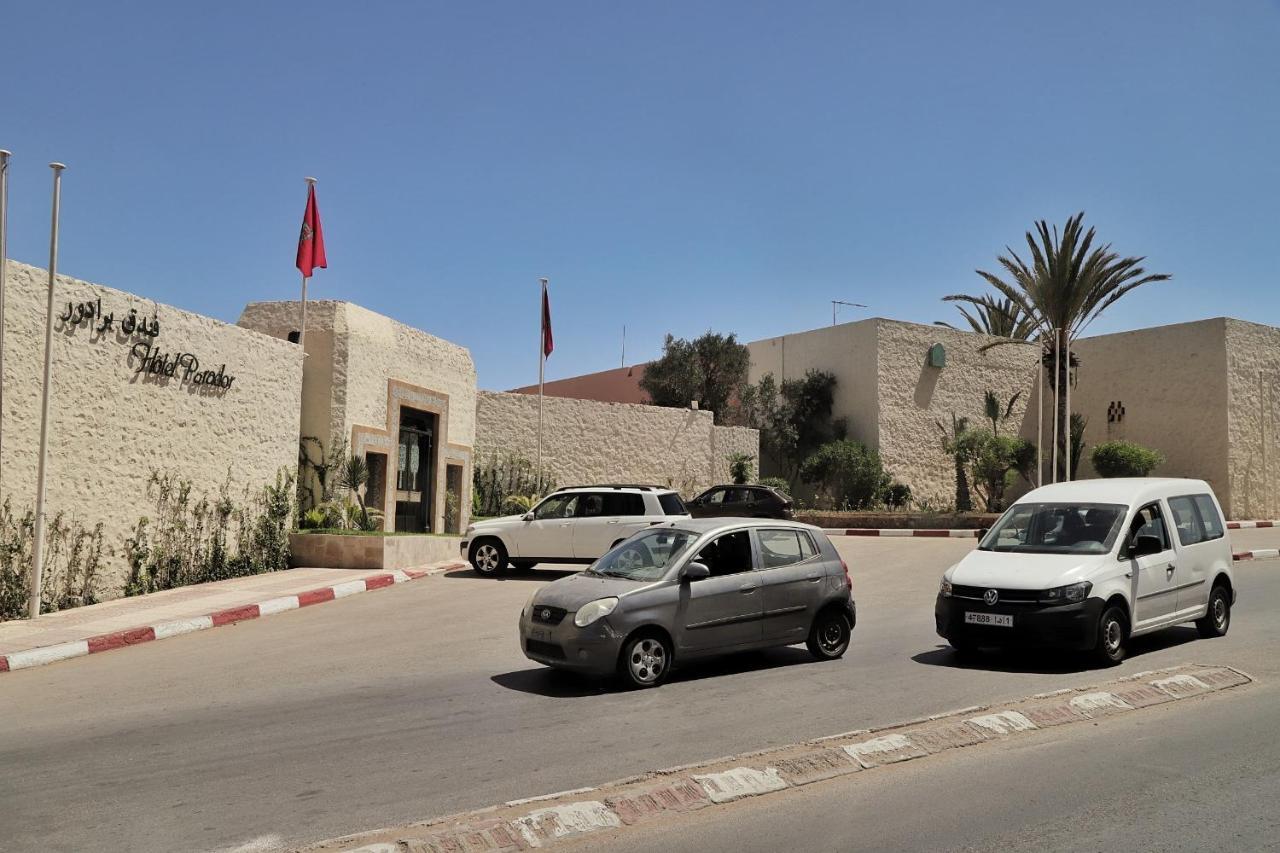 Hotel Parador Al-Ajoen Buitenkant foto
